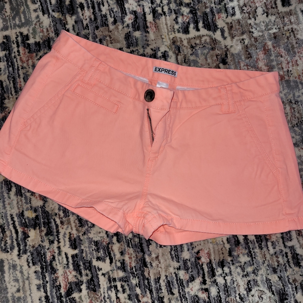 Express Shorts